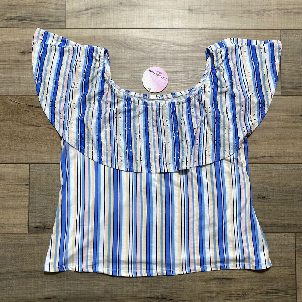 Full Circle Trends Womens Ruffled Neckline Striped Top‎ Size 2X Scoop Neck